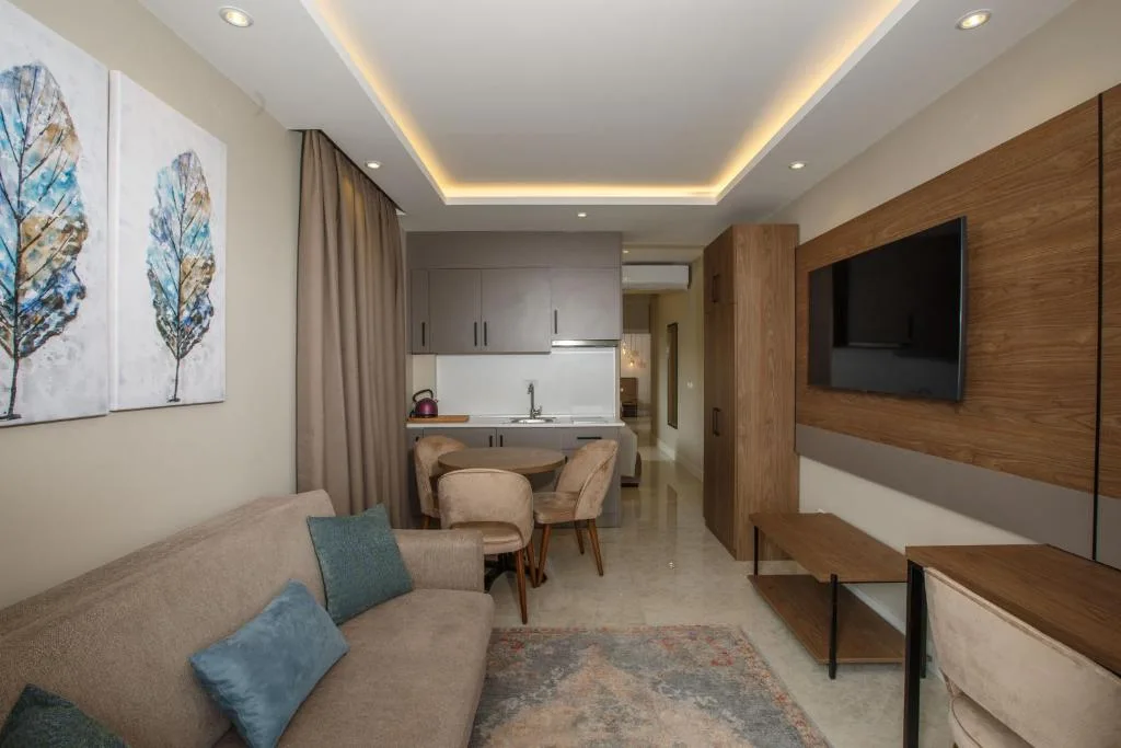 Montenegro Lodge Hotel — furniture and interiors